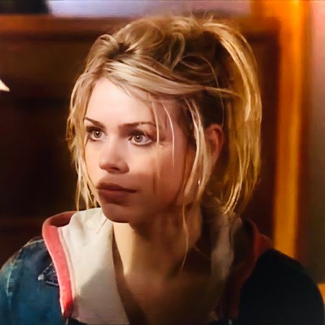 Rose Tyler Icon, Rose Tyler Aesthetic, Rose Tyler Outfit, Doctor Who Rose, Rose And The Doctor, Ninth Doctor, Billie Piper, 10th Doctor, Rose Tyler