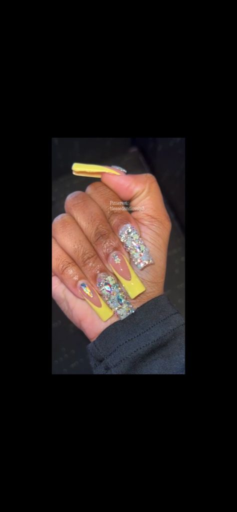 Medium Acrylic Yellow Diamond/Bling Nails. #nails #nailart #mediumnails #naildesign #nailartdesign Diamond Nails Design, Nails And Feet Set, Elite Nails, Diamond Nail Designs, Yellow Nails Design, Claw Nails, Diamond Bling, Yellow Diamonds, Diamond Nails