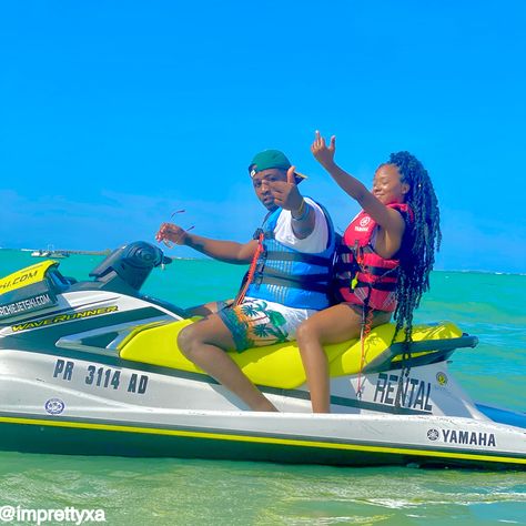 Jetski Pictures Couples, Florida Baecation, Jetski Couple, Jet Ski Couple, Jetski Pictures, Baecation Black Couples, Black Couple Vacations, Snapchat Story Questions, Couple Vacation