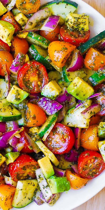 Basil Pesto Salad, Cucumber Avocado Salad, Pesto Salad, Avocado Dessert, Salad With Avocado, Avocado Pesto, Cucumber Avocado, Avocado Salat, Swollen Legs