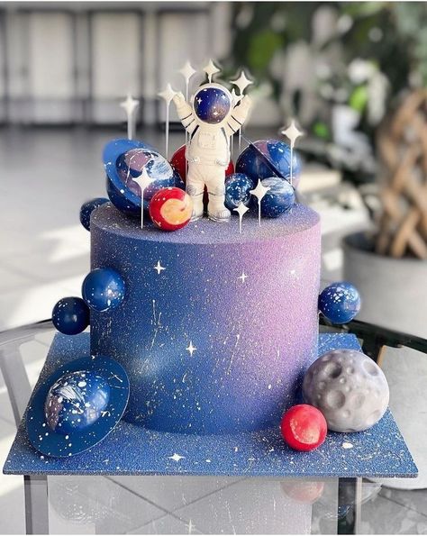 Astronaut Cake, Planet Cake, Galaxy Cake, Astronaut Birthday, Space Theme Party, Outer Space Birthday, Space Birthday Party, 2nd Birthday Party Themes, Baby Birthday Cakes