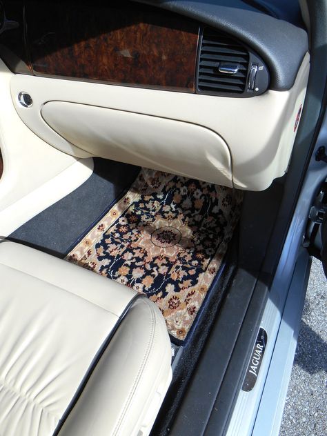 Car Interior Design Aesthetic, Mercedes Car Decor, Cute Car Interior Aesthetic, Persian Rug Car Mat, Classy Car Interior, Cozy Car Interior Aesthetic, Comfy Car Interior, Car Mats Aesthetic, Cute Car Mats