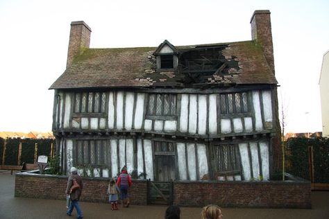 The Potter's Cottage, Godric's Hollow Harry Potter Tour, Harry Potter Studios, What House, Potters House, Warner Bros Studios, Uk City, Lord Voldemort, Harry Potter Anime, Harry Potter Aesthetic