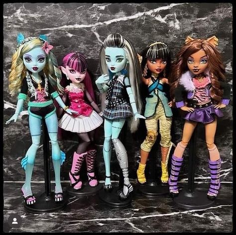 New Monster High Dolls, Monster High Doll Clothes, Arte Monster High, Monster High Pictures, Moster High, Custom Monster High Dolls, Monster High Custom, Love Monster, Monster High Art