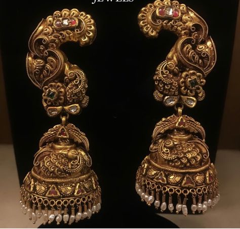 Gold Ear Cuff Jhumka, Gold Jhumka With Ear Chain, Gold Jhumka Designs Antiques, Latest Earrings Design Indian Gold, Ear Cuffs Gold Indian, Jumkis Indian Jewelry, Gold Jumkas, Latest Gold Earrings, Beaded Wedding Jewelry