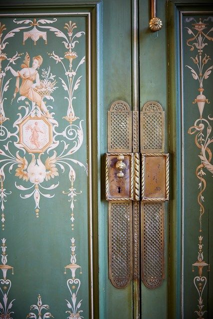 Chateau Interior, Chateaux Interiors, Chateau Style, Fairytale Stories, Traditional Interior Design, Green Door, Grand Homes, French Chateau, Stately Home