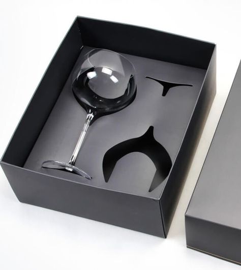 Packaging Ideas Business, Glass Packaging, Kraft Boxes, Box Packaging Design, Wine Packaging, Luxury Packaging, Creative Packaging Design, Creative Packaging, Wine Cups