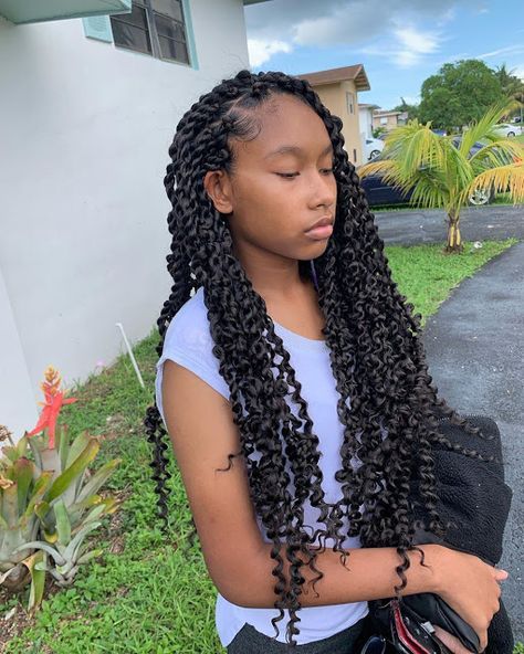 Senagalese Twist, Mini Passion Twists, Braiding Hairstyles, Black Hair Wigs, Passion Twists, Twist Braid, Twist Braid Hairstyles, Crochet Braids Hairstyles, Girls Hairstyles Braids