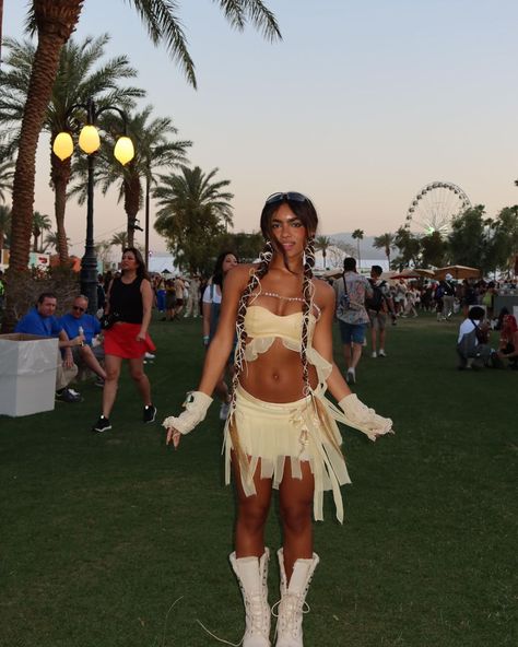 All Posts • Instagram Hippie Rave Outfits, Music Festival Outfits Rave, Coachella Inspired Outfits, Summer Music Festival Outfits, Unique Rave Outfits, Coachella Fits, Rave Festival Outfits, Rave Outfits Edc, Coachella Looks