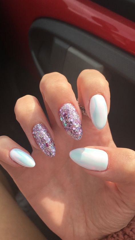 Mermaid pigment & purple glitter festival nails Lavender And Sparkle Nails, Two Tone Glitter Nails, Summer Nails 2023 Glitter, Festival Nails Summer Coachella, White Festival Nails, Glitter Festival Nails, Nails For Music Festival, Glittery Spring Nails, Vacation Wedding Nails