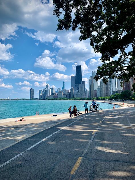 Montrose Beach Chicago, Chicago Beach Aesthetic, Spring In Chicago, Gold Coast Chicago, Chicago Aesthetic Summer, Chicago Summer Aesthetic, Downtown Chicago Aesthetic, City Aesthetic Chicago, Chicago City Aesthetic