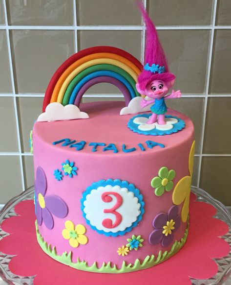 Trolls Themed Cake, Simple Trolls Birthday Cake, Troll Birthday Cakes, Trolls Birthday Party Ideas Cake, Trolls Birthday Cake Ideas, Trolls Cake Ideas, Poppy Trolls Cake, Princess Poppy Cake, Trolls Birthday Party Cake