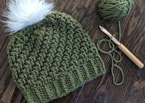 gorros a crochet paso a paso para mujeres Tree Buds, Different Crochet Stitches, Large Hats, Crochet Fabric, Sport Weight Yarn, Beanie Pattern, Crochet Hook Sizes, Crochet Hat Pattern, Worsted Weight Yarn