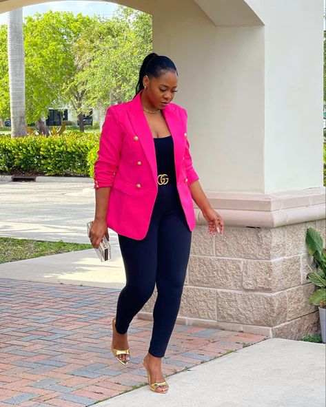 Pink Blazer Outfits For Women Work, Pink Blazer Outfits For Women, Pink Blazer Outfit Classy, Pink Blazer Outfit Work, Outfits With Blazers For Women, Pink Blazer Jeans, Blazer Outfits For Women Work, Hot Pink Blazer Outfit, Casual Work Outfit Spring