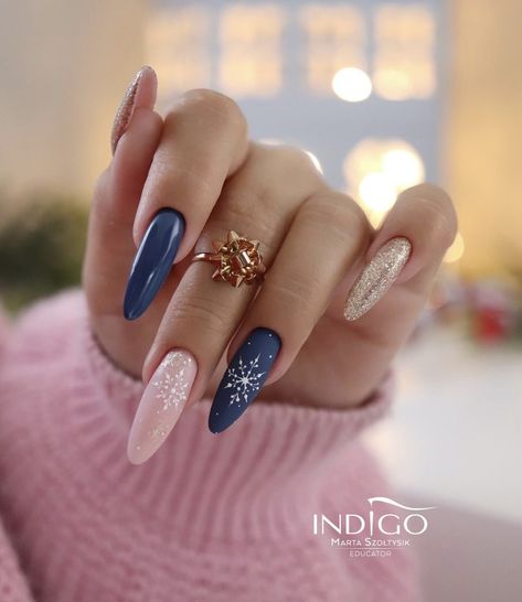 French Tips With Blue, Blue Winter Nail Designs, Blue Winter Nails, Snowflake Nail, Navy Blue Nails, Light Blue Nails, Snowflake Nail Art, Marble Nail Designs, Winter Manicure