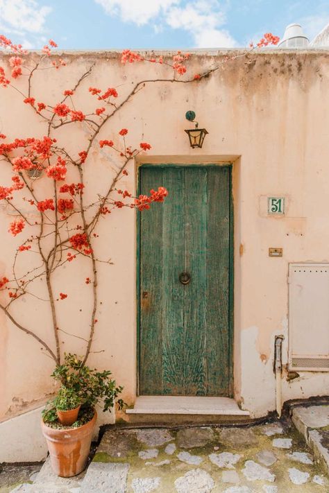 The Golden Girls, Green Door, Beautiful Doors, Positano, Pretty Places, Travel Aesthetic, Travel Dreams, Wallpaper Iphone, Ramen