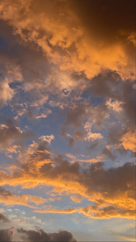 Sky Pictures Clouds, Fried Burritos, Sky Photoshop, Dreamy Sky, Sunny Sky, Pretty Skies, Daisy Wallpaper, Sky Photography Nature, Yellow Sky