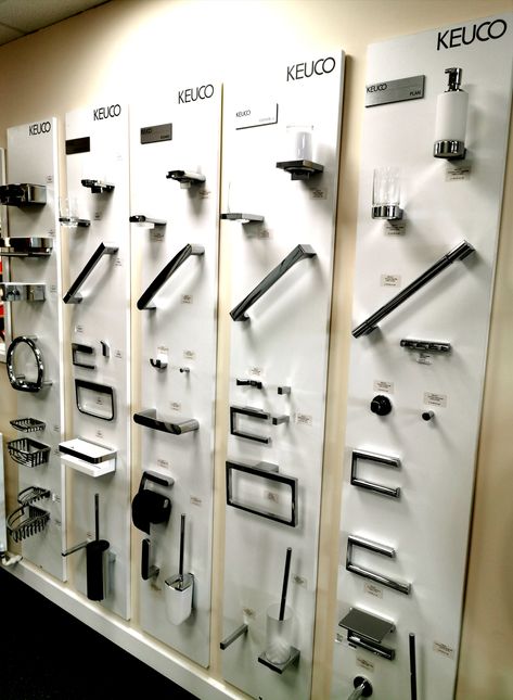 Bathroom Accessories Display Showroom, Bathroom Showrooms Display, Bathroom Showroom Display Store Design, Granite Display Showroom, Bathroom Fittings Showroom Display, Interior Shop Display, Retail Store Interior Design, Hardware Shop, Showroom Display