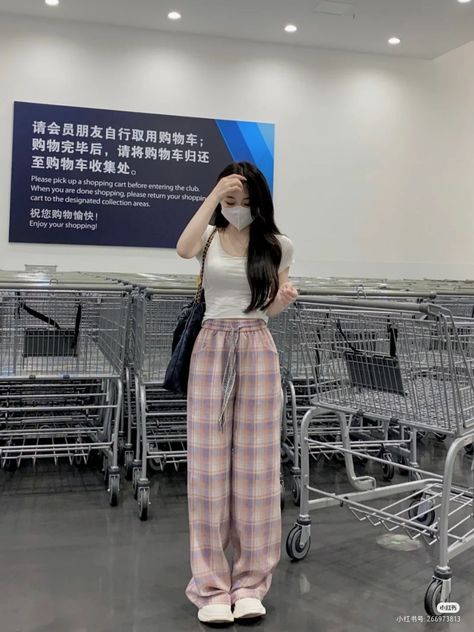 Baggy Summer Outfits, Korean Fashion Aesthetic, Outfit Korean Style, Japan Outfit, Korean Casual Outfits, Trendy Dress Outfits, Causal Outfits, Stylish Photo Pose, Casual Day Outfits