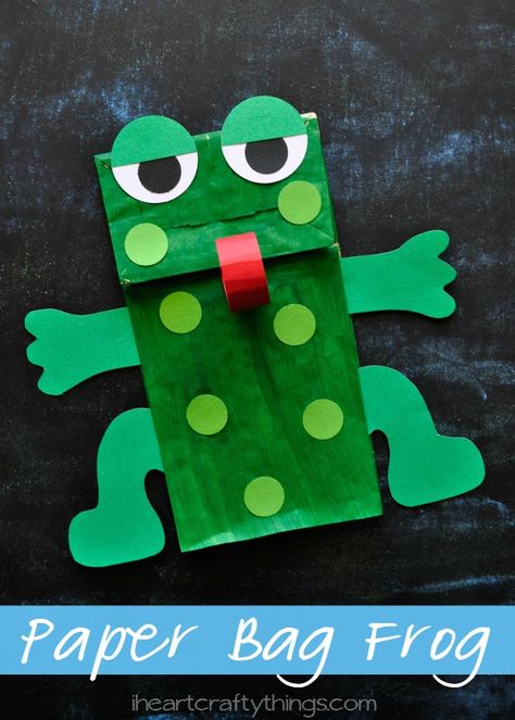 This Paper Bag Frog Puppet Kids Craft goes great with 5 Green and Speckled Frogs book or when learning about the letter F. from iheartcraftythings.com Letter F Craft, Frog Puppet, Frog Activities, Paper Bag Crafts, Paper Bag Puppets, Frog Crafts, Puppet Crafts, Bird Crafts, A Frog