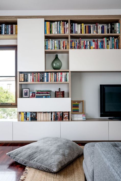 Diy Wall Bookshelves, Built In Shelves Living Room, Cozy Loft, Bookshelves In Living Room, Home Library Design, Bookshelf Design, Reading Nooks, Wall Bookshelves, Living Room Tv