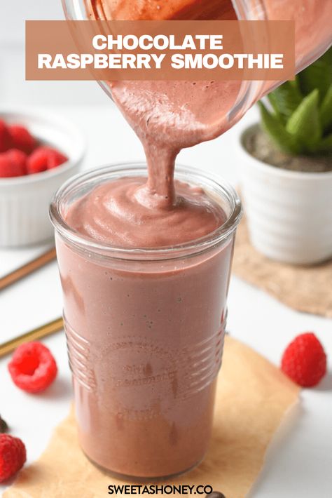 Chocolate Raspberry Smoothie - Sweet As Honey Chocolate Raspberry Smoothie, Raspberry Smoothie Bowl, Smoothie Recipies, Breakfast Shake, Chocolate Smoothie Recipes, Chocolate Texture, High Protein Smoothies, Keto Smoothie Recipes, Sweet As Honey