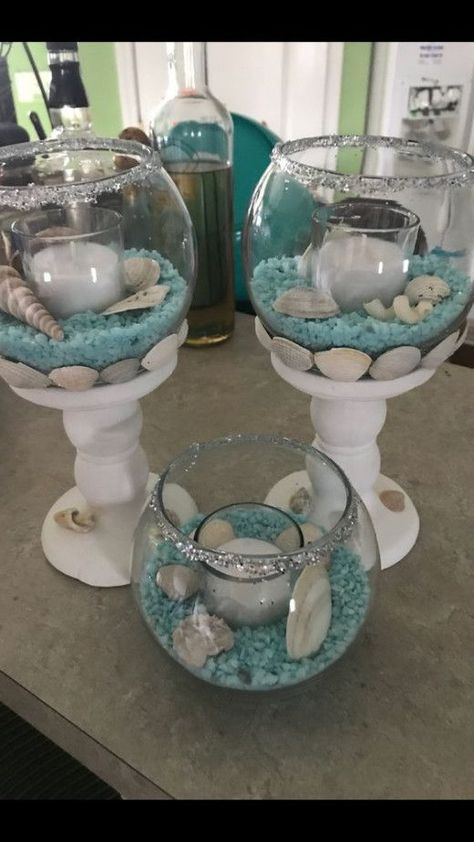 Beach Centerpieces Diy, Beachy Centerpieces, Beach Centerpieces, Beach Crafts Diy, Beach Themed Crafts, Diy Beach Decor, Seashell Projects, Nautical Crafts, Tafel Decor