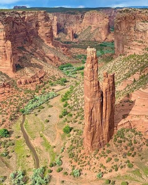 National Geographic | Canyon de Chelly National Monument In Arizona, USA | Facebook Canyon De Chelly, Colorado National Monument, Southwest Colorado, Crater Lake National Park, National Park Road Trip, Arizona Usa, Winter Camping, Historic Places, American Southwest