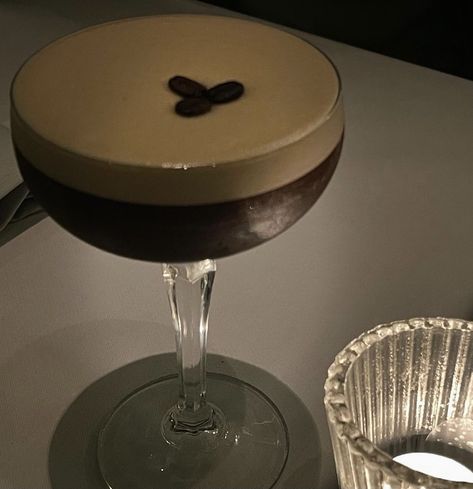 Tiramisu Martini, Martini Aesthetic, Expresso Martini, Martinis Drinks, Dry Martini, Perfect Tan, Drink Photo, Burnt Umber, Pretty Drinks