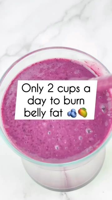 THE SMOOTHIE SLIM DETOX 🇺🇸 on Instagram: "🙌💚 Who knew that having two smoothies per day could bring so many healthbenefits? And in ONLY 21 DAYS!? 💁‍♂⁣⁣😍 ⁣⁣ So, how does it work? 👀⁣⁣ ⁣⁣ Replace 2x of your meals with certain smoothies, add in two healthysnacks and a light meal in between them.⁣⁣ ⁣⁣ 🔁 Repeat for 21 days to lose up to 16lbs (8 kg) 👙, cleanse your body and improve your energy, digestion, and skin. 🌟⁣⁣ ⁣⁣ That’s it! No wraps, no detox teas, no pills, potions or powders. Just Fat Loss Smoothies, Smoothie Diet Challenge, Smoothie Detox, Smoothie Challenge, Healthy Drinks Smoothies, Smoothie Diet Plans, Blueberries Smoothie, Diet Challenge, Healthy Drinks Recipes