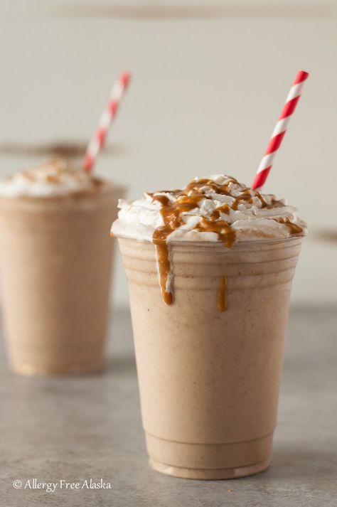 15 Easy Vegan Frozen Drinks (V, GF, Paleo): a collection of the easiest and tastiest vegan drinks made from delicious whole ingredients. #Paleo #Vegan #GlutenFree #DairyFree | BeamingBaker.com Salted Caramel Frappuccino Recipe, Caramel Frappuccino Recipe, Vegan Salted Caramel, Dairy Free Coffee, Dairy Free Recipes Dessert, Frappe Recipe, Caramel Frappuccino, Frappuccino Recipe, Weight Watchers Snacks