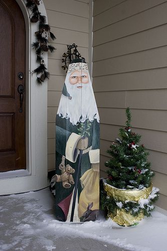 Welcome Ironing Board Signs, Painted Ironing Board, Log Painting, Barnwood Projects, Wooden Ironing Board, Santa Faces, Board Crafts, Santa Paintings, Sign Boards