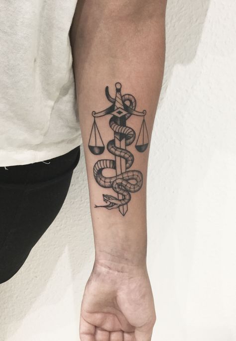 Tattoo par Roseline Bûcher, Strasbourg #tattoo #tatouage #blackwork #nuevomundo #strasbourg #dotwork #dot #snake #serpent #justice #balance Snake Libra Tattoo, Tattoos That Mean Balance, Scale Tattoo Balance, Scales Tattoo Balance, Justice Scales Tattoo, Justice Scale Tattoo, Balance Scale Tattoo, Law Tattoo Ideas, Balance Tattoo Ideas