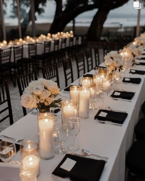 Black And White Wedding Ideas Receptions, No Charger Wedding Table, Elegant Wedding Black And White, Romantic Black And White Wedding, Outdoor Black And White Wedding, Black Tie Wedding Table Decor, Simple Wedding Set Up, Romantic Wedding Vibes, Black Wedding Venue Ideas