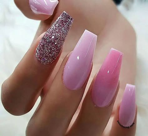 Multicolor Glitter Nails, Nails Design Almond, Feminine Nails, Cranberry Nails, Ongles Gel Violet, Nails Sparkle, New Nail Designs, Nagel Tips, Almond Shape