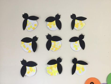 Insects Project, Infants Crafts, Letter Preschool, Worm Crafts, Young Toddler Activities, Storytime Crafts, Firefly Art, Daycare Room, Insect Crafts