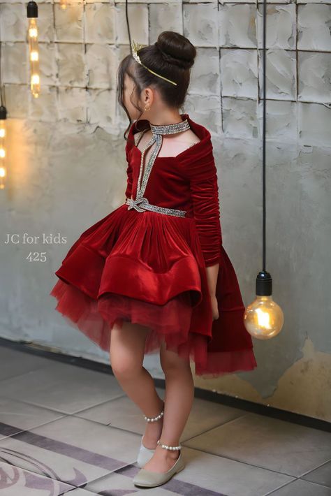 Velvet Dress Designs For Kids, Pakistani Kids Dresses, Model Blouse, Latest Blouse Designs Pattern, Velvet Dress Designs, Latest Model Blouse Designs, Birthday Activities, Designer Blouse Patterns