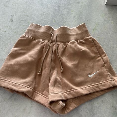 Nike Sweat Shorts: Super Comfy All Orders Ship Next Business Day! Conditions: Like Brand New. Worn 1 Time, Just Wasn’t My Style! Great Shorts. Just Not My Style! Smoke Free Home Nike Sweat Shorts, Shorts Nike, Summer Feeling, Sweat Shorts, Really Cute Outfits, Nike Shorts, Athletic Shorts, Dress Codes, I Dress