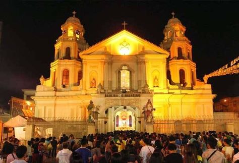 Simbang Gabi (Night Mass) is starting soon! It's a 9-day (Dec. 16-24) series of early morning (3am-5am) masses practiced by Filipino Catholics and Aglipayans in honor of the Blessed Virgin Mary in anticipation of #Christmas. #Philippines #Mass #Catholic #Church #Churches #Prayer #Christian #Christianity Simbang Gabi Christmas Philippines, Christmas Philippines, Philippine Christmas, Simbang Gabi, Philippines Destinations, Philippine Travel, Regions Of The Philippines, Philippines Culture, Christmas Church