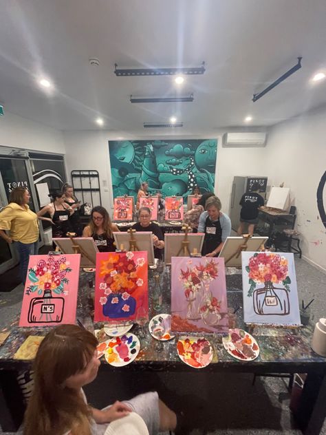 Sip And Paint Bridal Shower Ideas, Paint And Sip Aesthetic, Wine And Painting Party, Wine And Paint Night, Dream Date, Sip N Paint, Painting Of Girl, Wine Parties, Paint And Sip