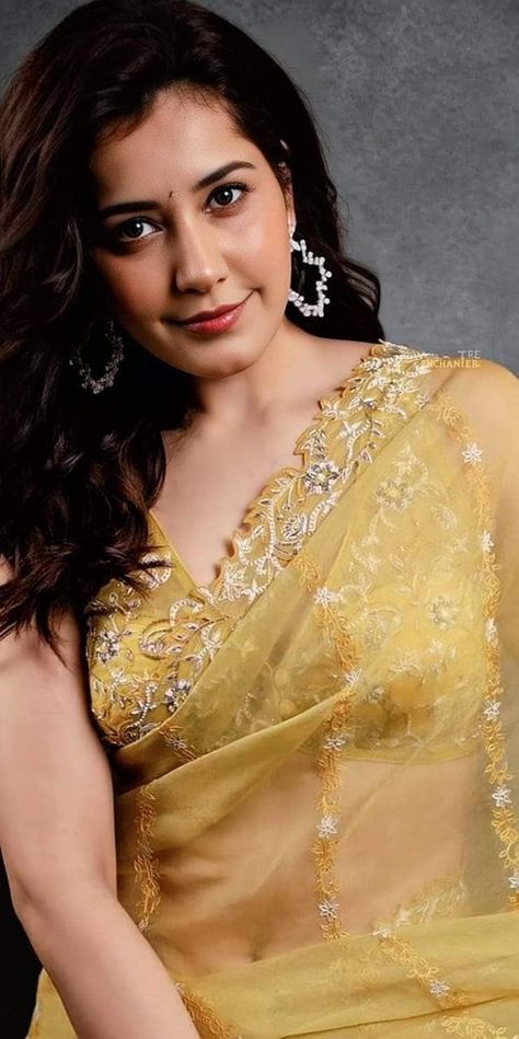 Raashi Khanna Saree, Rasi Khanna, Rashi Khanna Hot, Raashi Khanna, Rashi Khanna, Beautiful Smile Women, Indian Beauty Saree, Desi Beauty, Girl Face