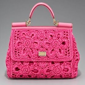 copertina Dolce And Gabbana Handbags, Fashion Designers Famous, Straw Handbags, Crochet Bags Purses, Tickled Pink, Dolce E Gabbana, Famous Fashion, Think Pink, Crochet Purses