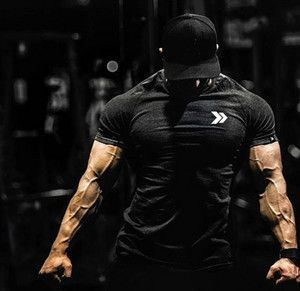 Gym Shirts Mens, Gym Boy, Gym Photos, Men’s Fitness, Gym Workout Outfits, Fitness Bodybuilding, Mens Workout Clothes, Sports Running, Sleeve Tattoo