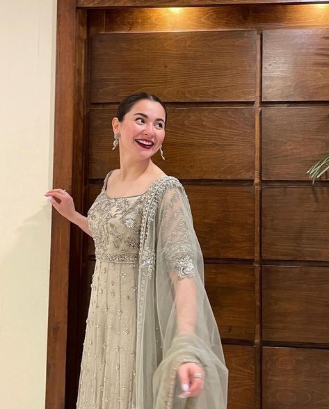 Haina Amir Saree, Haina Amir, Desi Poses, Haniya Amir, Long Kurta Designs, Baat Pakki, Simple Lehenga, Hania Amir, Wedding Lehenga Designs