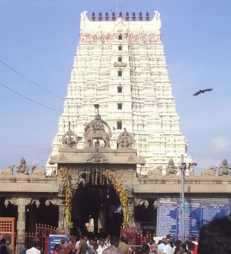 Rameshwaram Temple, Ramanathaswamy Temple, Shiva Purana, Angkor Wat Temple, Temple Architecture, Indian Temple, Ocean Sounds, Hindu Temple, Ancient Temples