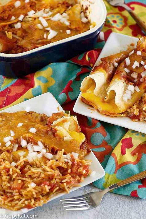 El Chico Cheese Enchiladas have long been a favorite of mine, these Tex-Mex enchiladas have a vegetarian sauce that is so easy to make. Armed with this recipe, you may not have to go out for Cheese Enchiladas again. Tex Mex Cheese Enchiladas, Cheese Enchiladas With Red Sauce, Supper Casseroles, Enchiladas With Red Sauce, Boat Recipes, Vegetarian Sauces, Taco Dishes, Crunch Wrap, Cheese Enchiladas