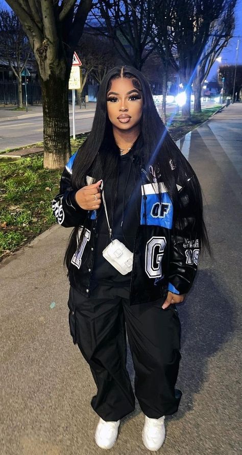 Oversized Varsity Jacket, Street Style Outfits Casual, Looks Hip Hop, Mode Swag, Aelfric Eden, Mode Zara, Yearbook Photos, Fasion Outfits, Effortlessly Chic Outfits