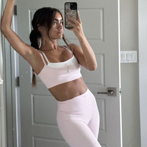 Pink Workout Outfit, Healthy Era, Princess Energy, Star Princess, Pilates Outfit, Pink Activewear, Pink Frosting, Pink Pilates, Pilates Princess