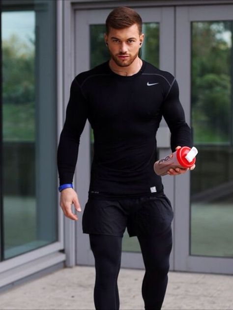 5 BEST GYM OUTFIT FOR MEN Mens Yoga Clothes, Weekend Mode, Men Mode, Gym Workouts For Men, Gym Outfit Men, Estilo Fitness, Yoga Outfits, Gym Fashion, Gym Workout Outfits