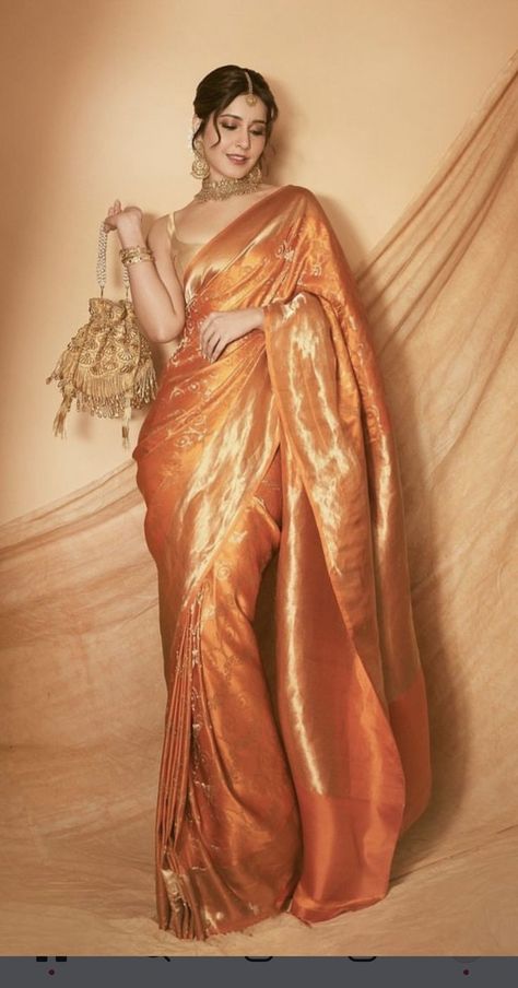 Burnt Orange Saree, Banarasi Saree Styling, Orange Indian Outfit, Orange Colour Saree, Simple Indian Outfits, Orange Silk Saree, India Outfits, Bangla Image, Saree Orange